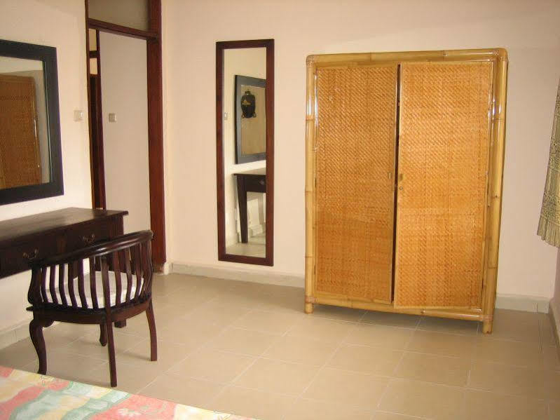 ホテルOmbak Putih Bungalows ヌサドゥア エクステリア 写真