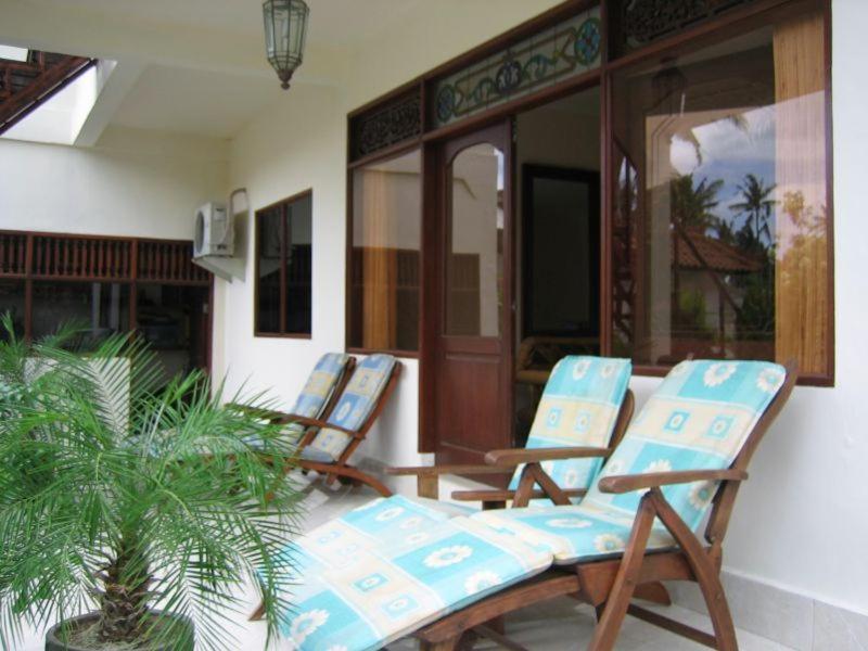 ホテルOmbak Putih Bungalows ヌサドゥア エクステリア 写真