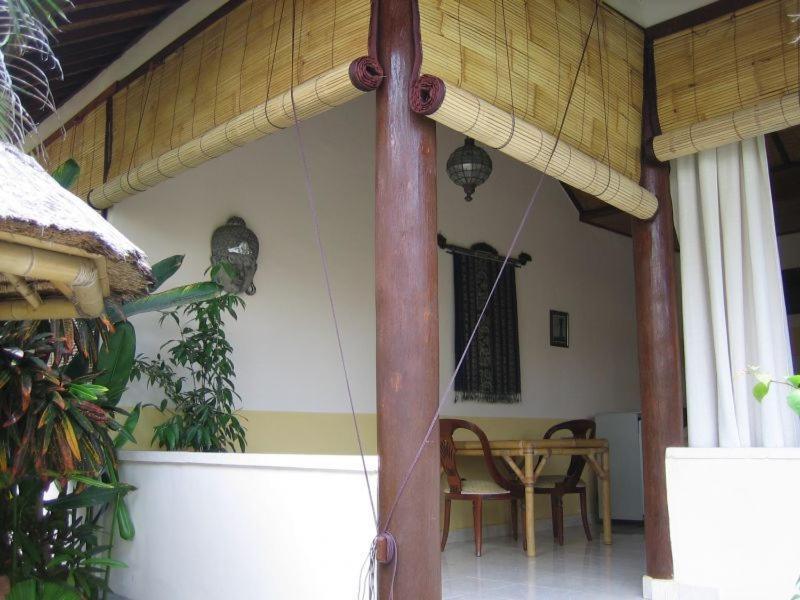 ホテルOmbak Putih Bungalows ヌサドゥア エクステリア 写真